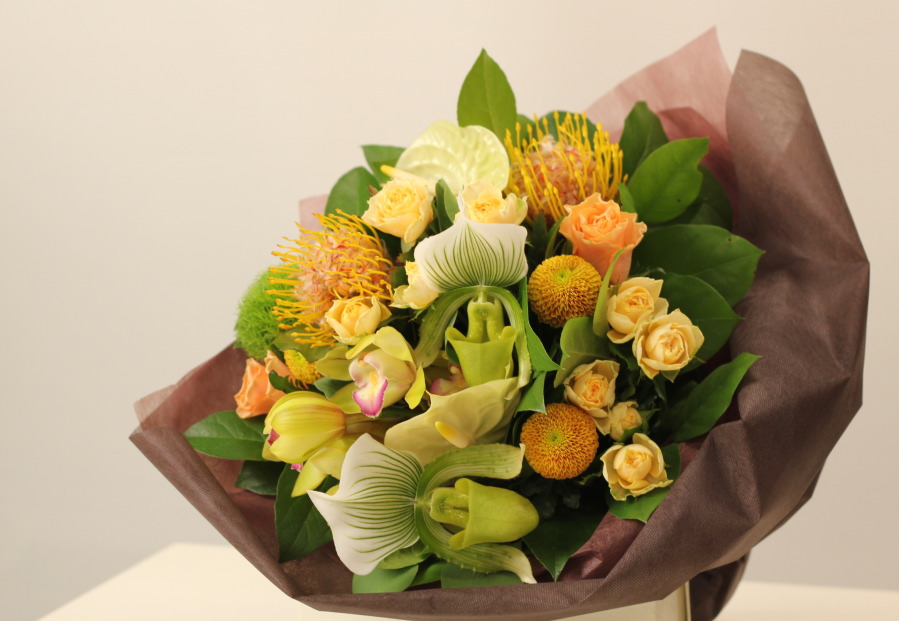 男性へのプレゼントに最適な花束とは おすすめの色味についても解説 大阪府吹田市江坂の花屋さんのmoriya
