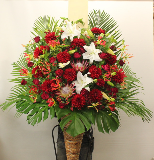 梅田 北新地へ配達のスタンド花 大阪府吹田市江坂の花屋さんのmoriya