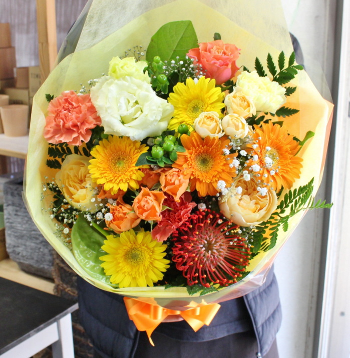 男性へのプレゼントに最適な花束とは おすすめの色味についても解説 大阪府吹田市江坂の花屋さんのmoriya